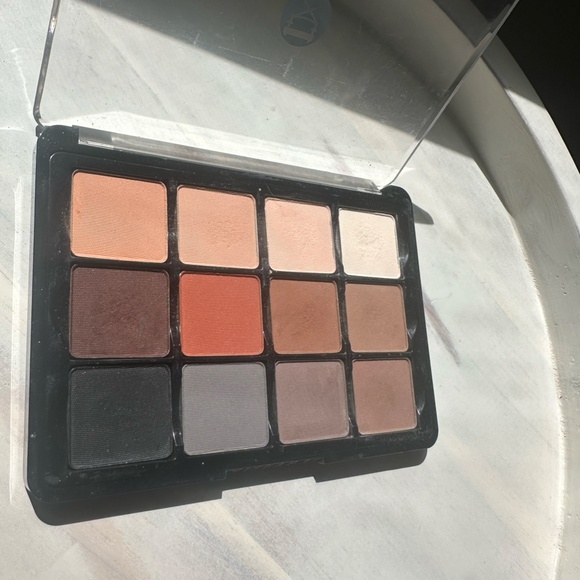 Viseart Neutral Mattes 01 Palette - MUA RETIREMENT SALE!! - Picture 8 of 8